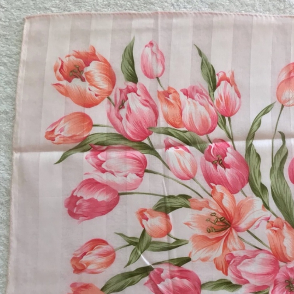 🌸 Yves Saint Laurent Pink & Green Floral Handkerchief / Mini Scarf NWT! - Picture 3 of 8